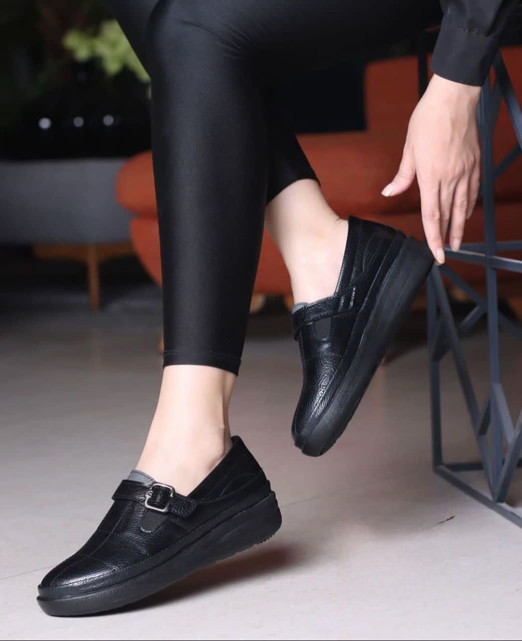 کفش طبی زنانه داروخانه ای ضد خار پاشنه